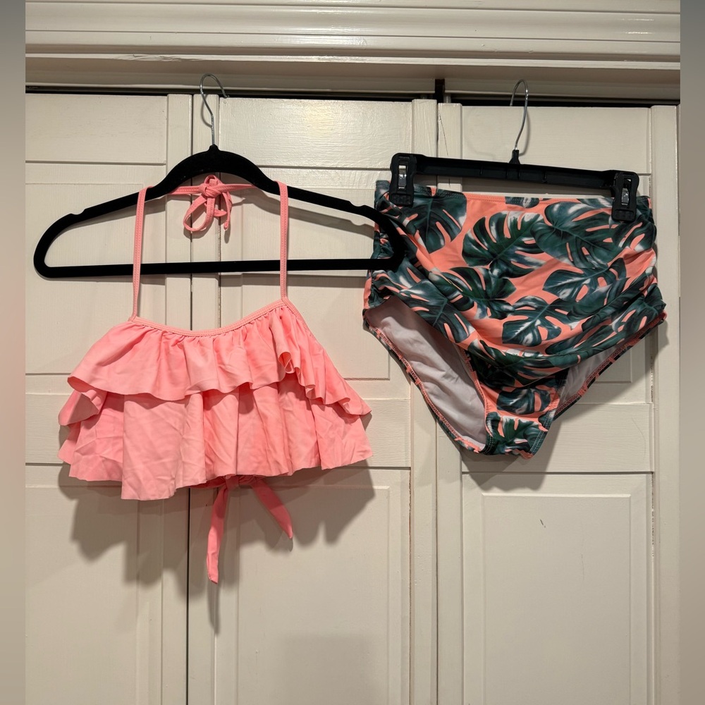 Swimsuit size medium NWOT‎